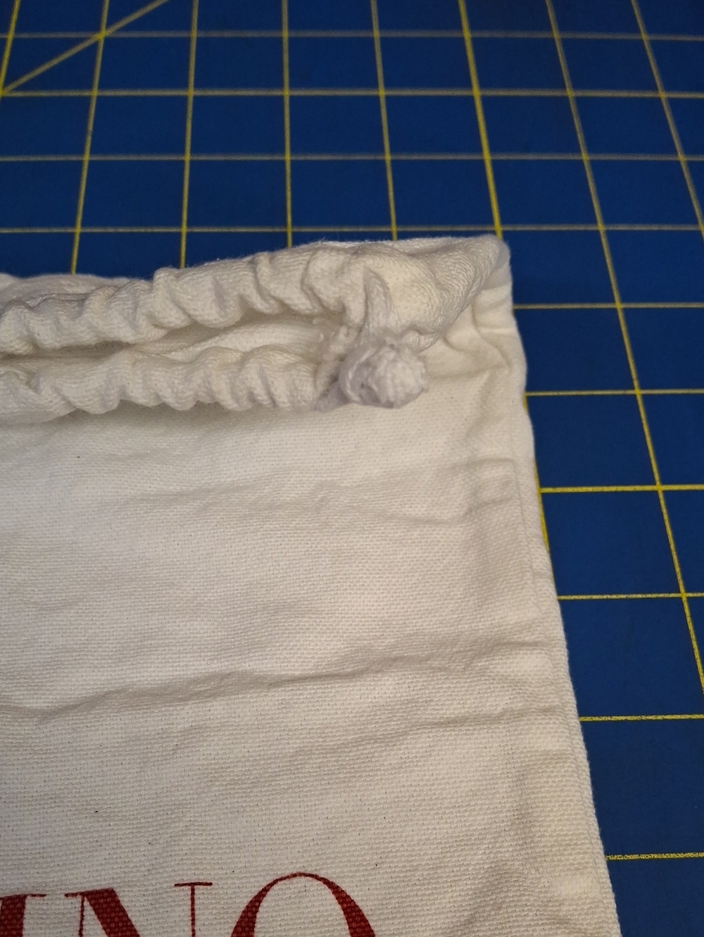 Valentino Garavani White Drawstring Dust Bag 11x14 - Picture 2 of 3